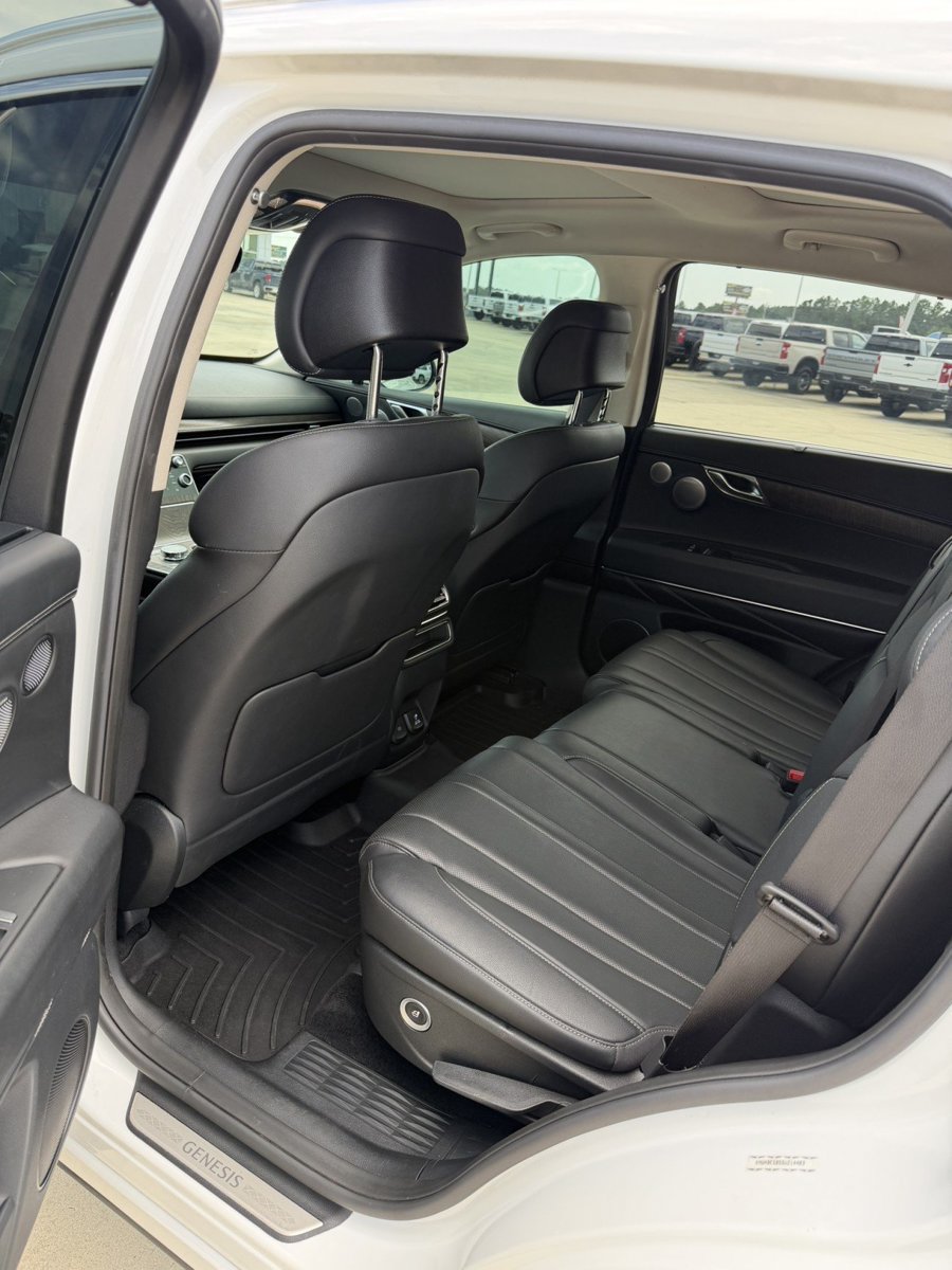 Used 2025 Genesis GV80 2.5T Advanced AWD/4WD image 9