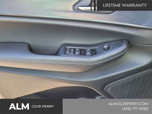 New 2025 Jeep Grand Cherokee L Altitude image 23