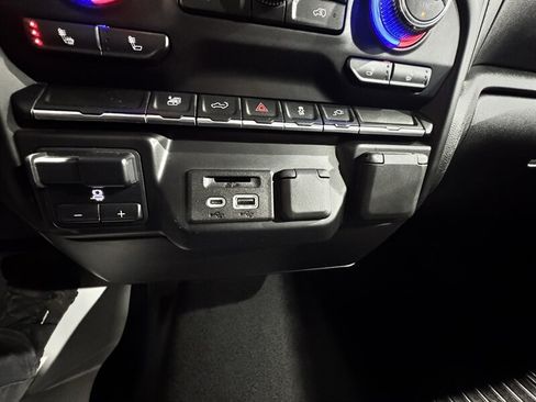 Used 2020 GMC Sierra 2500 SLT AWD/4WD image 18