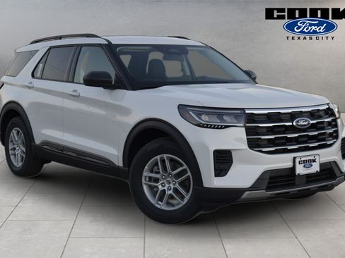 New 2026 Ford Explorer Active RWD image 3
