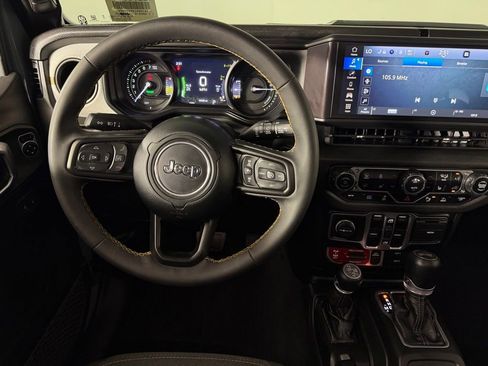 Used 2024 Jeep Wrangler Unlimited AWD/4WD image 13