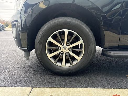 Used 2019 Ford Expedition XLT image 9