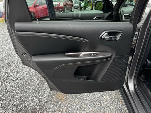 Used 2015 Dodge Journey Crossroad w/ Flexible Seating Group image 16