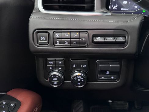Certified 2023 GMC Yukon Denali Ultimate AWD/4WD image 28