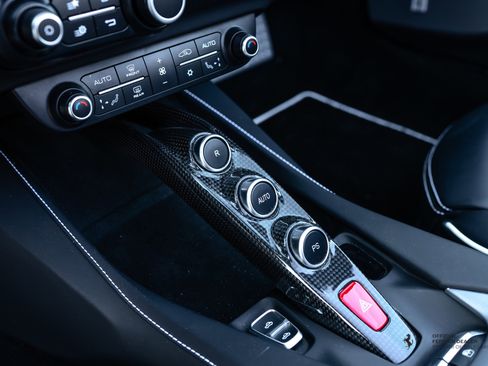 Certified 2020 Ferrari Portofino image 18