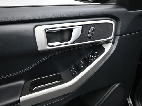 Used 2024 Ford Explorer XLT w/ Equipment Group 202A image 11