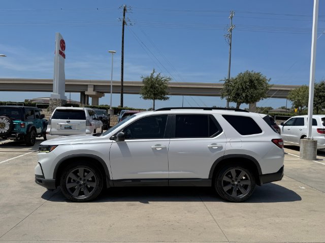 Used 2023 Honda Pilot Sport image 8