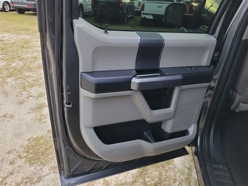 Used 2020 Ford F150 XLT image 27