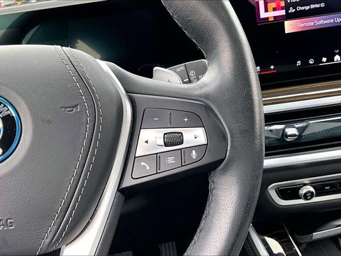 Used 2025 BMW X5 xDrive50e image 12