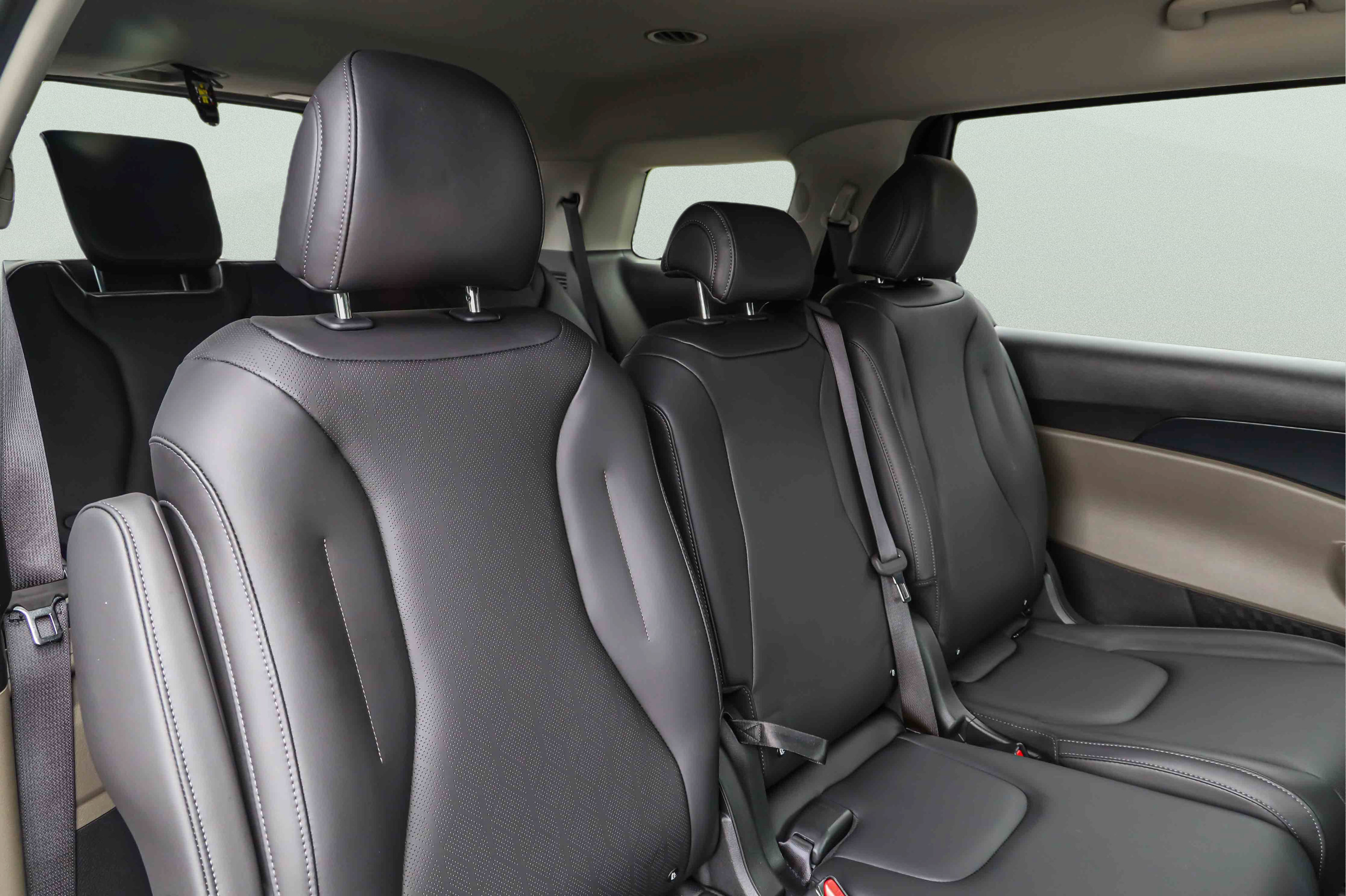 Used 2026 Kia Carnival FWD image 25