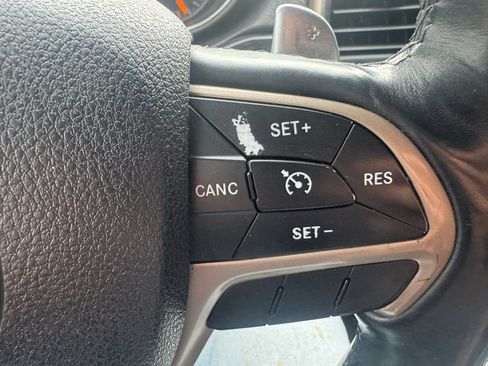 Used 2014 Jeep Grand Cherokee Limited image 20