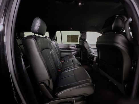 Used 2022 Jeep Wagoneer Series II image 33