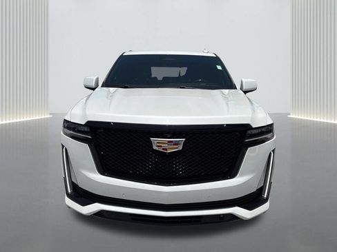 Certified 2022 Cadillac Escalade Premium Luxury w/ Performance Package AWD/4WD image 2