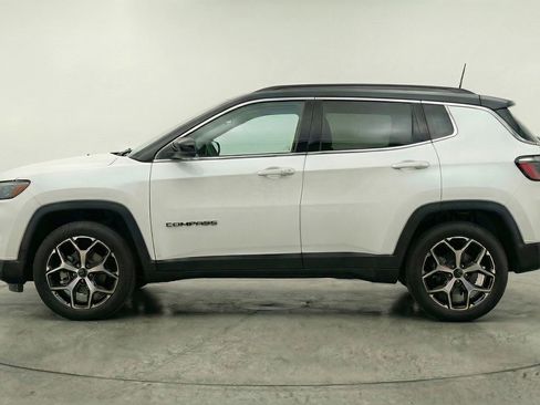 Used 2025 Jeep Compass Limited image 5