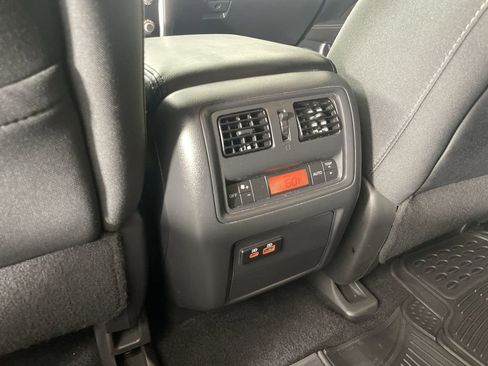 Used 2020 Nissan Pathfinder SV image 20