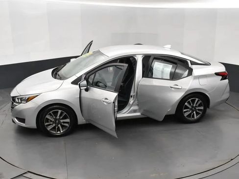 Used 2025 Nissan Versa SV FWD image 7