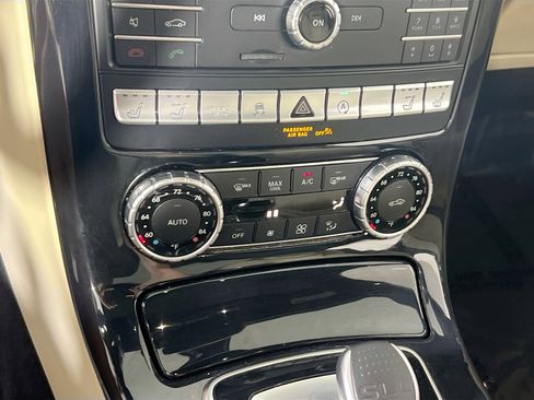 Used 2020 Mercedes-Benz SLC 300 image 15