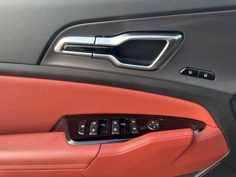 Used 2025 Kia Sportage SX image 20