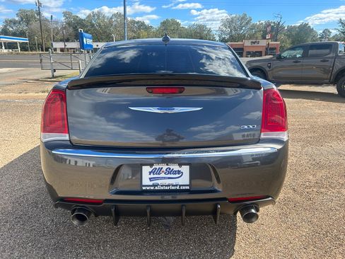 Used 2023 Chrysler 300 Touring image 4