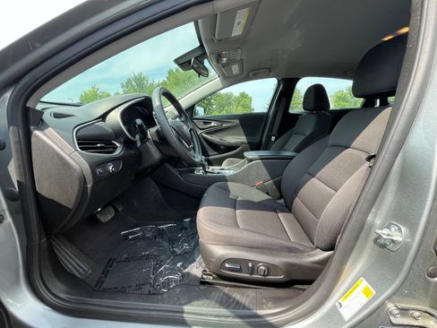 Used 2025 Chevrolet Malibu LT FWD image 9
