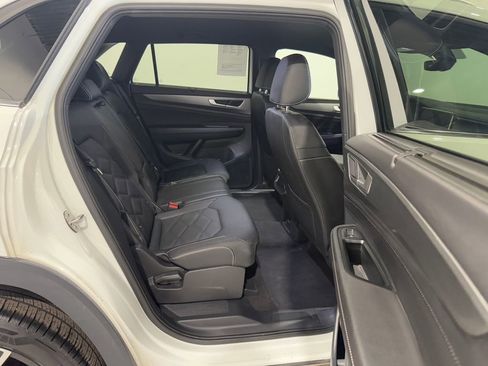 Used 2025 Volkswagen Atlas Cross Sport SE AWD/4WD image 25