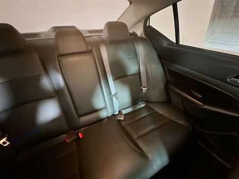 Used 2019 Nissan Altima 2.5 SR w/ SR Premium Package image 14