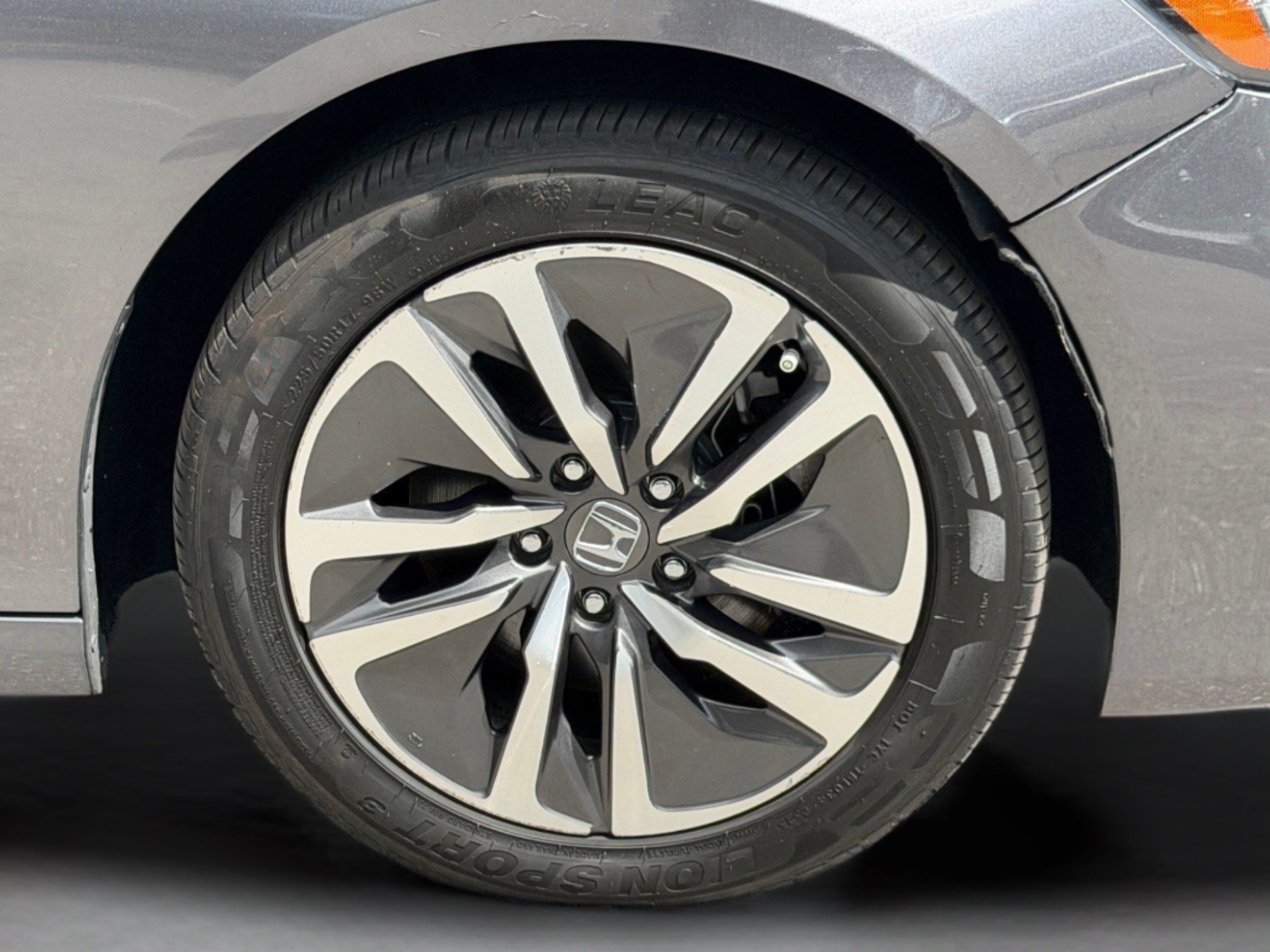 Used 2019 Honda Accord Touring image 16