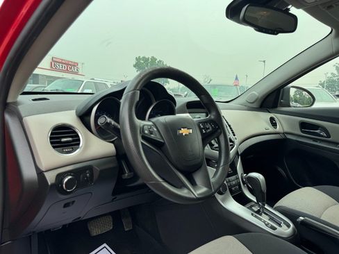 Used 2016 Chevrolet Cruze LS FWD image 14