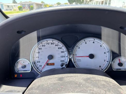 Used 2006 Saturn Vue 2WD V6 w/ Comfort Pkg image 4