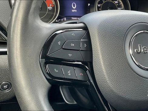 Used 2023 Jeep Cherokee Altitude Lux image 17