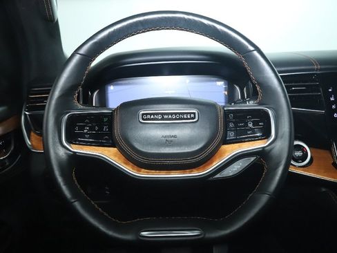 Used 2022 Jeep Grand Wagoneer Series III AWD/4WD image 26