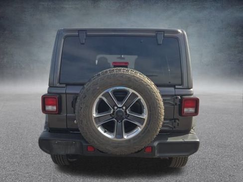 Used 2019 Jeep Wrangler Unlimited Sahara image 8