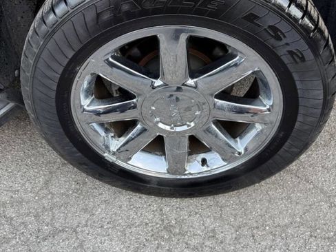 Used 2011 GMC Yukon Denali AWD/4WD image 31