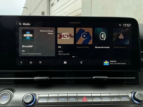 Used 2025 Hyundai Kona SEL image 32