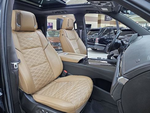 Used 2021 Cadillac Escalade Premium Luxury RWD image 21
