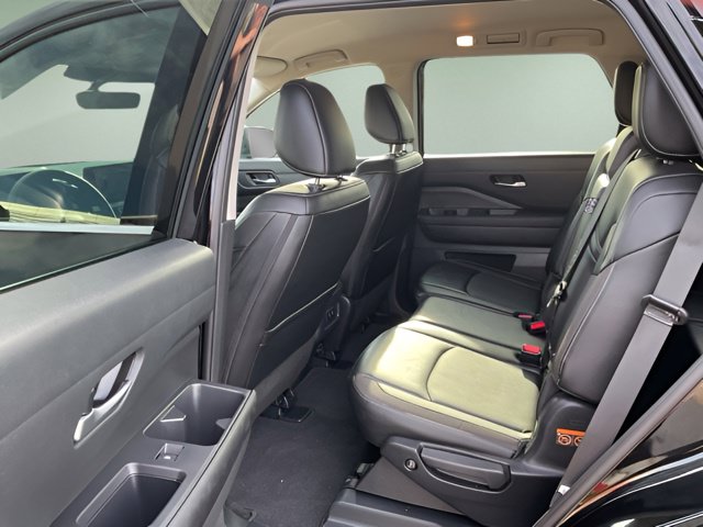 Used 2026 Nissan Pathfinder SL AWD/4WD image 13