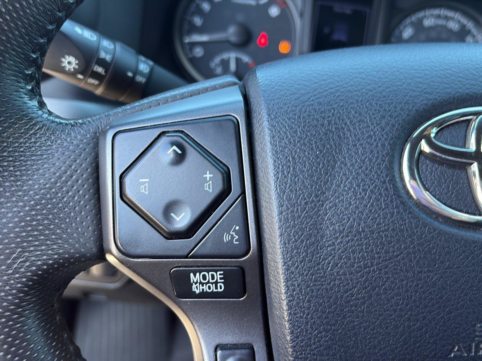 Used 2020 Toyota Tacoma TRD Sport AWD/4WD image 29