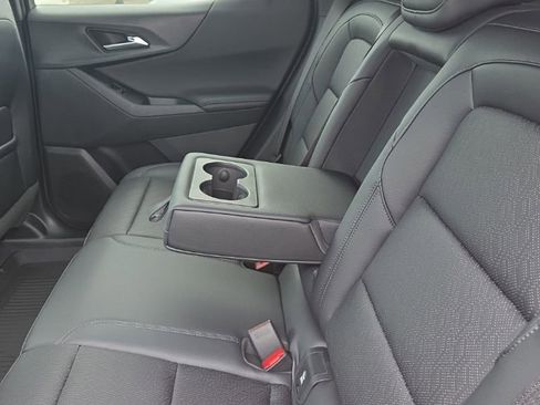 New 2026 Chevrolet Equinox LT w/ Convenience Package II FWD image 11