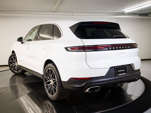 Certified 2026 Porsche Cayenne AWD/4WD image 3