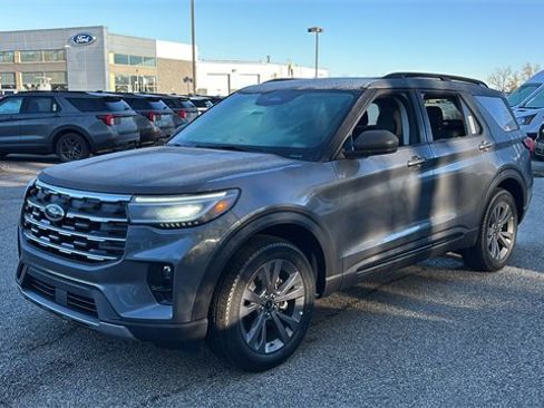 New 2026 Ford Explorer Active image 2