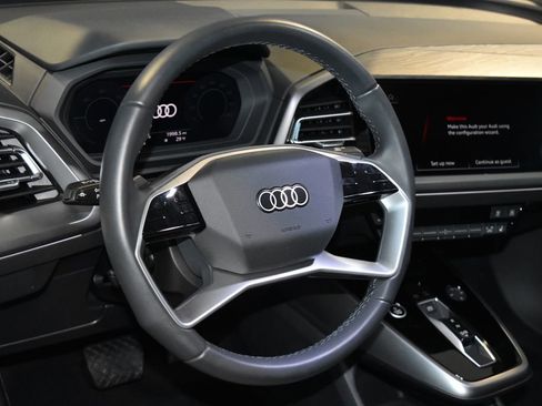 Used 2024 Audi Q4 e-tron Premium image 2