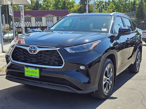 New 2026 Toyota Highlander XLE AWD/4WD image 3
