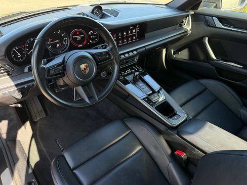Certified 2024 Porsche 911 Carrera RWD image 4