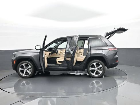 Used 2023 Jeep Grand Cherokee Limited w/ Luxury Tech Group II AWD/4WD image 33
