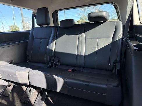 Used 2023 Ford Expedition Max XLT image 15
