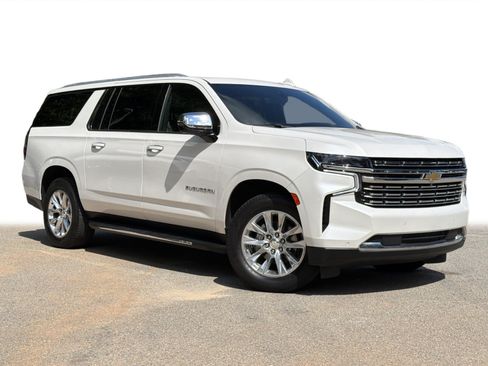 Used 2021 Chevrolet Suburban Premier w/ Premium Package RWD image 2