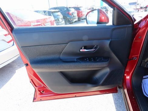 Used 2025 Nissan Kicks SV image 21