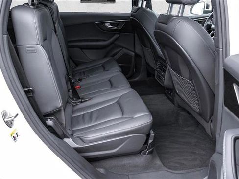 Used 2025 Audi Q7 3.0T Premium Plus image 24