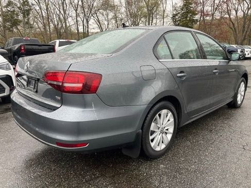 Used 2016 Volkswagen Jetta SE FWD image 6