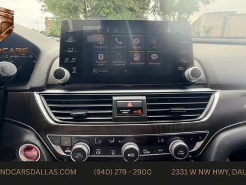 Used 2018 Honda Accord Touring image 10